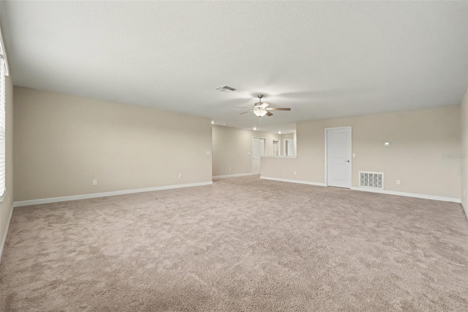 TB8524794