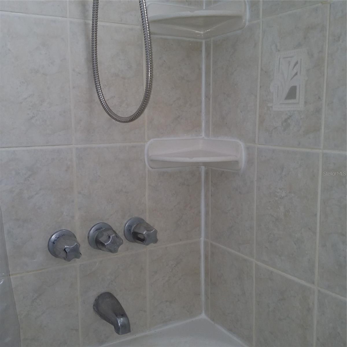 Neutral fresh paint - Laninate - New Ceiling fan & light - Double sided closets