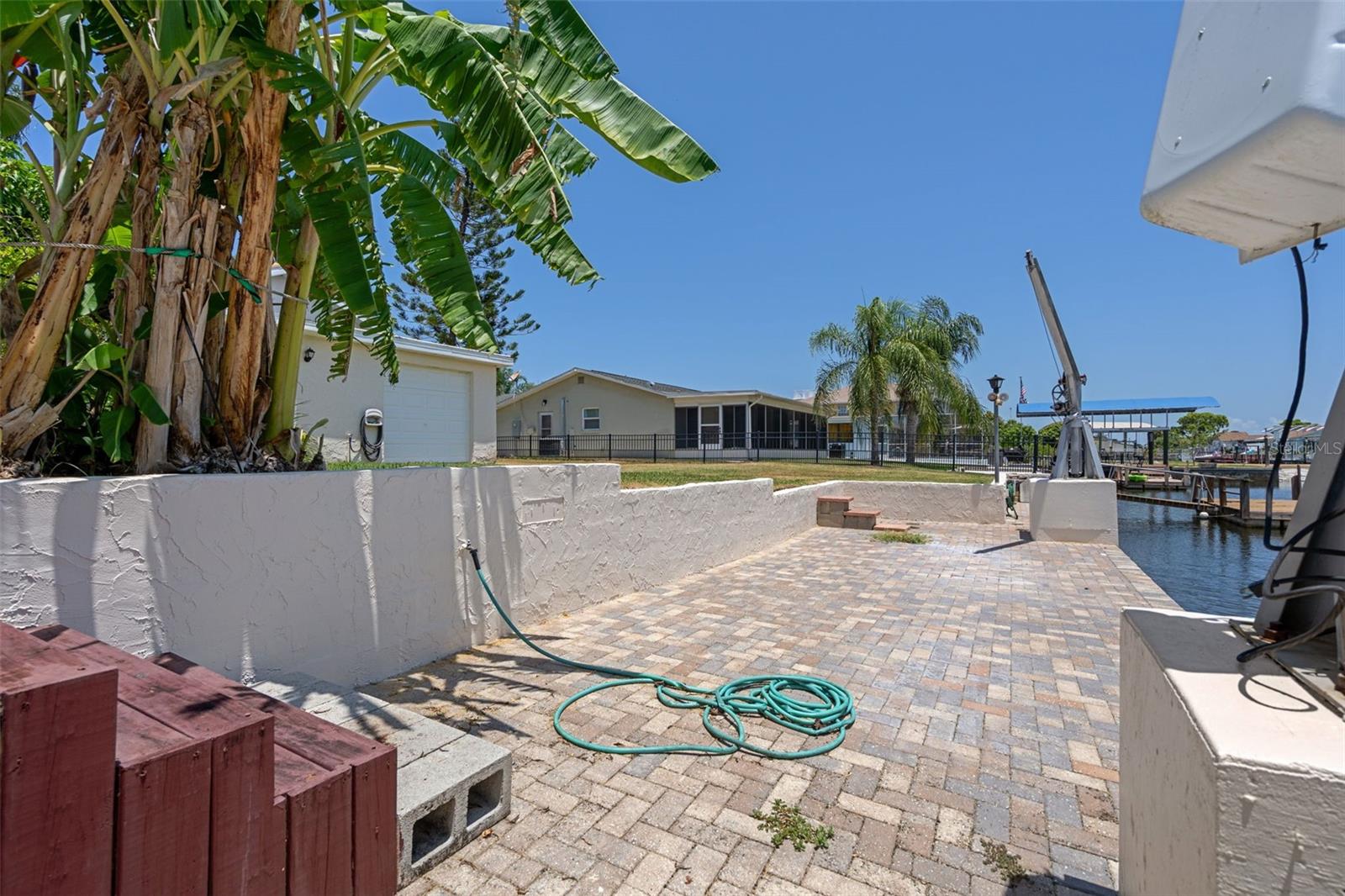 Spacious Seawall Area