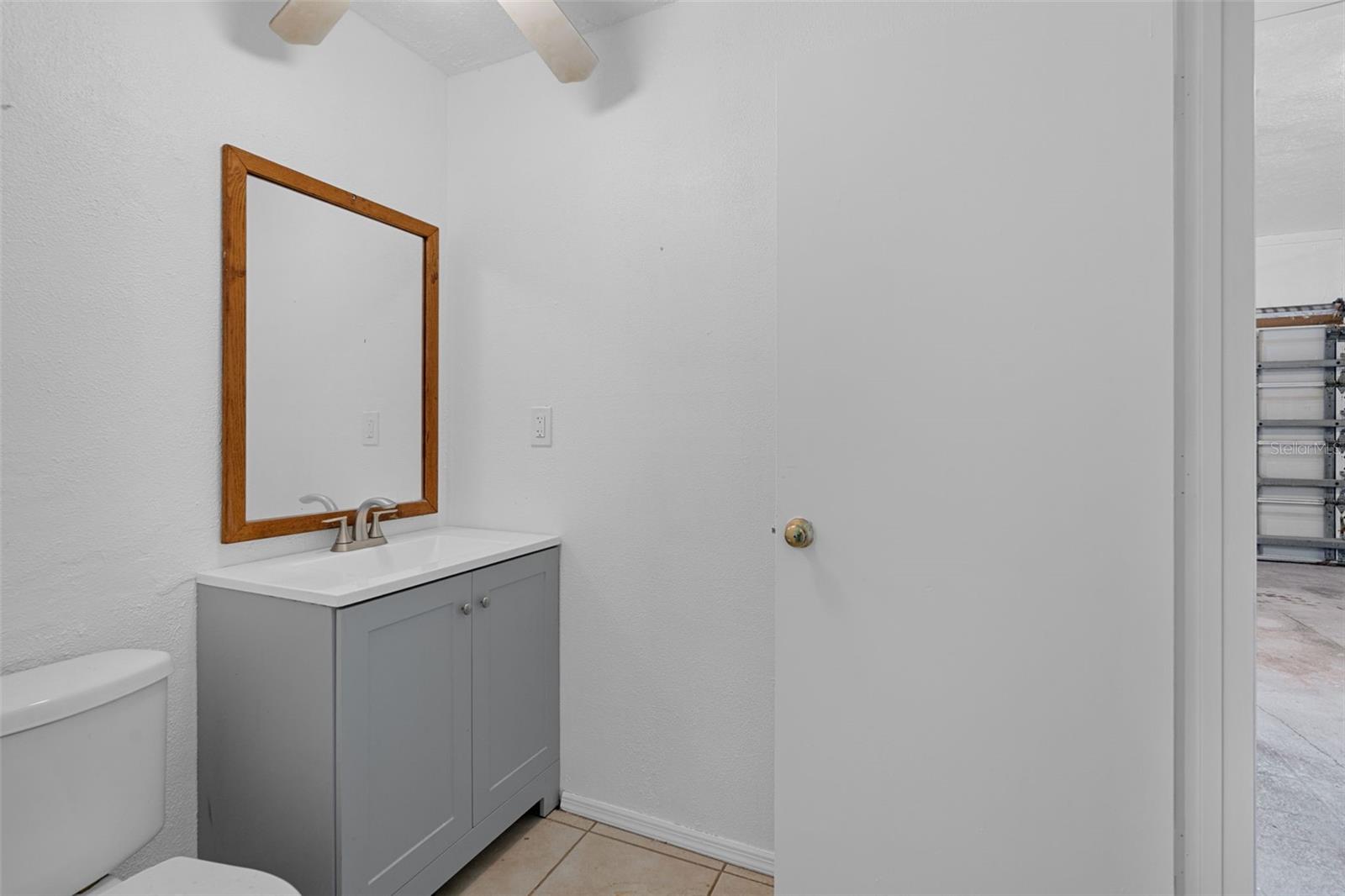 Detached Garage Half bath