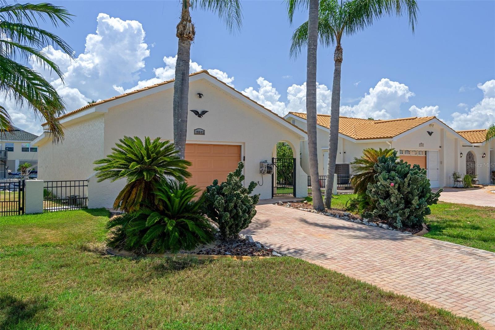 Freestanding Garage/Man Cave/Game Room/Boat Storage/Home Office