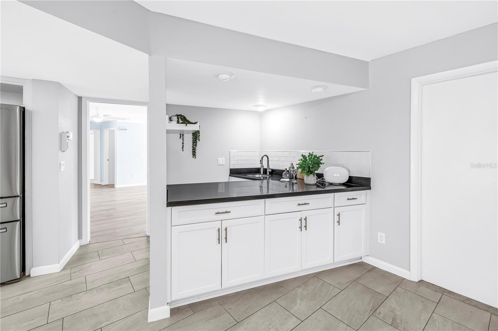 TB8524907
