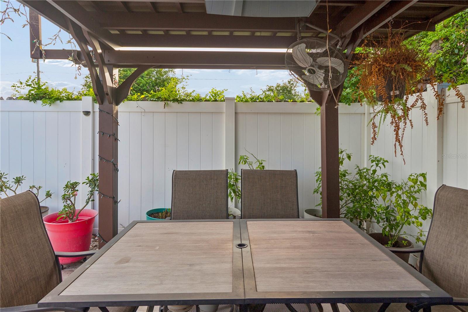 Outdoor Kitchen