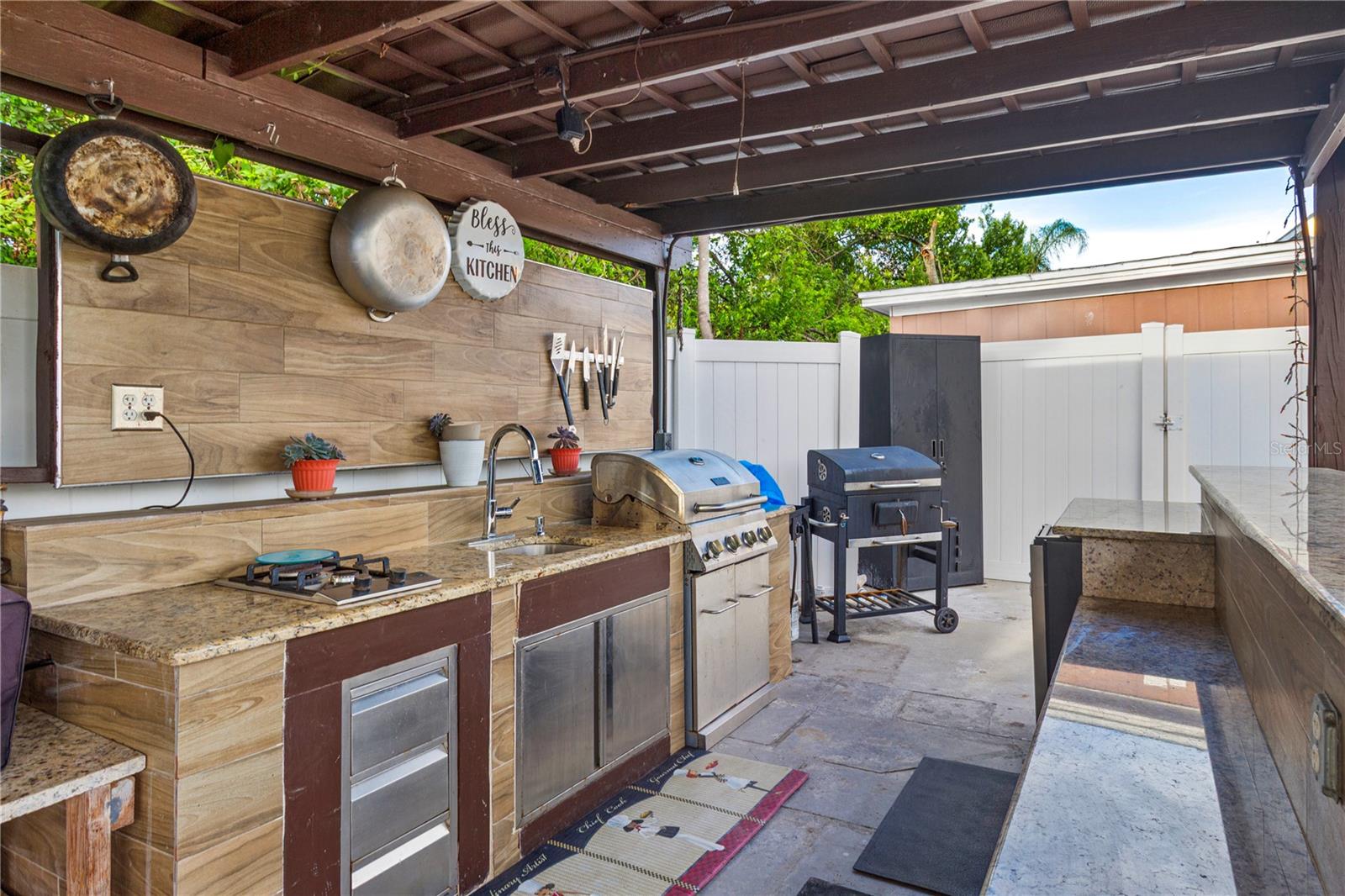Outdoor Kitchen
