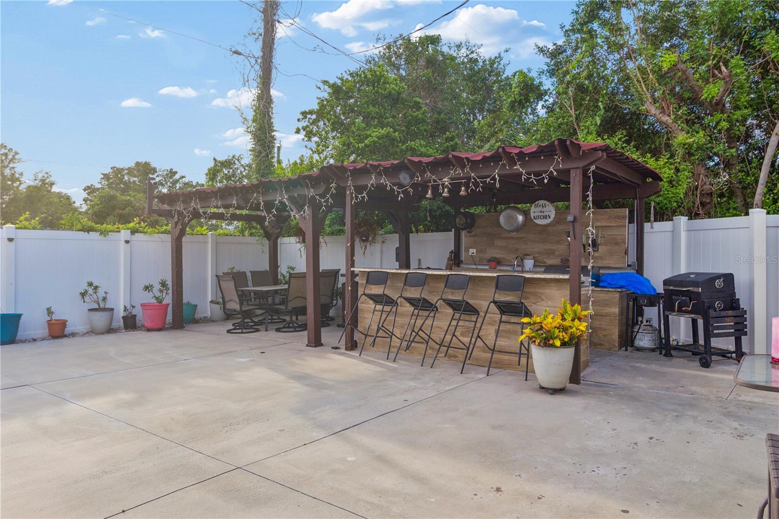 Outdoor Kitchen