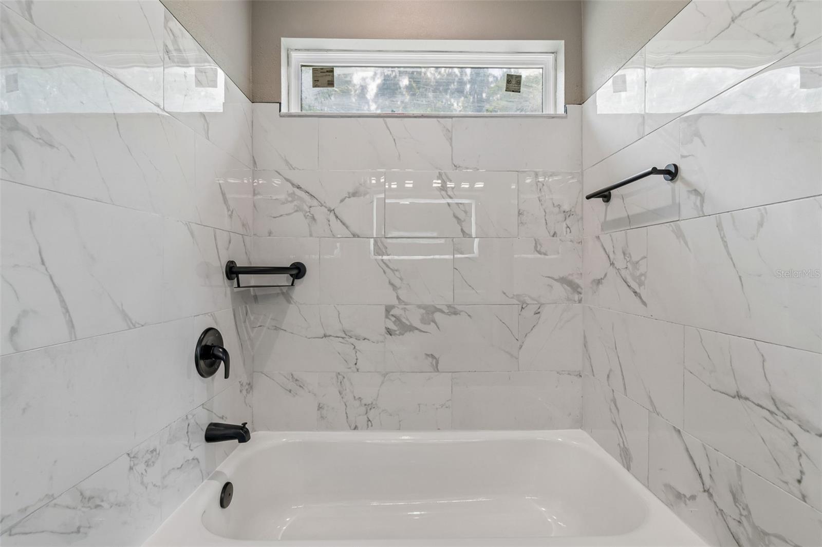 Primary bedroom en-suite bathoom