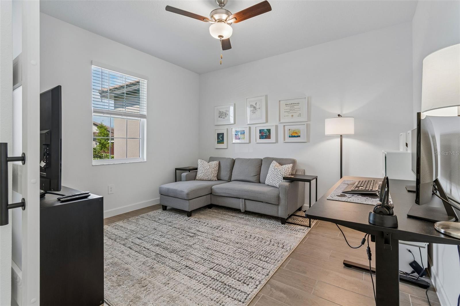 Flex office space with ceiling fan