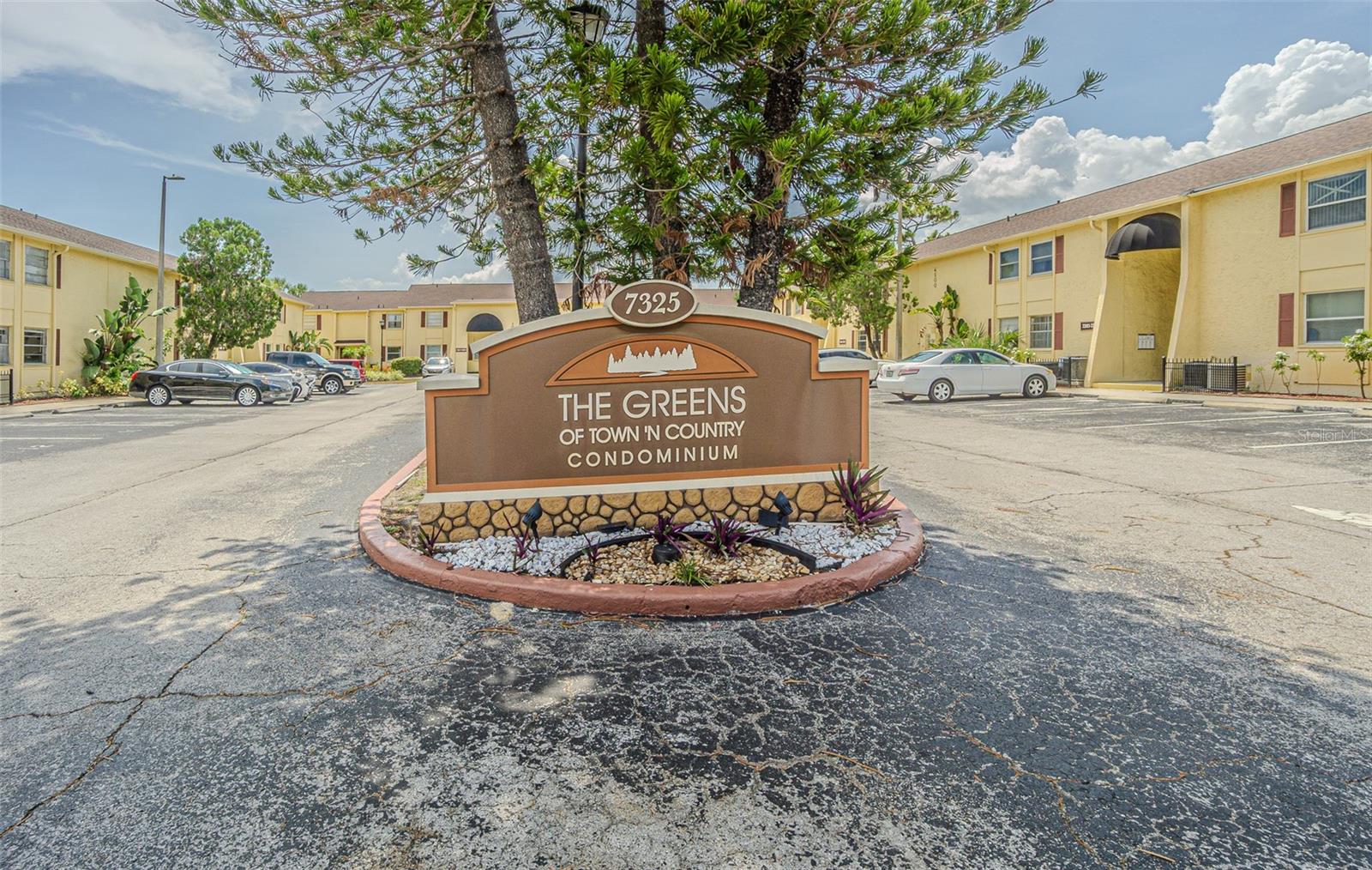 TB8525042