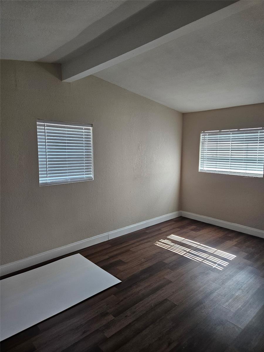 Bonus Room w/cathedral ceiling!