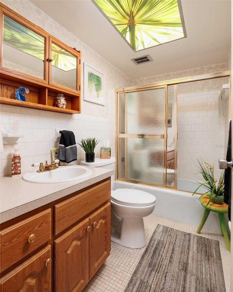 2nd Bathroom