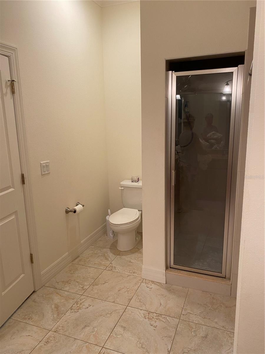 C7527948