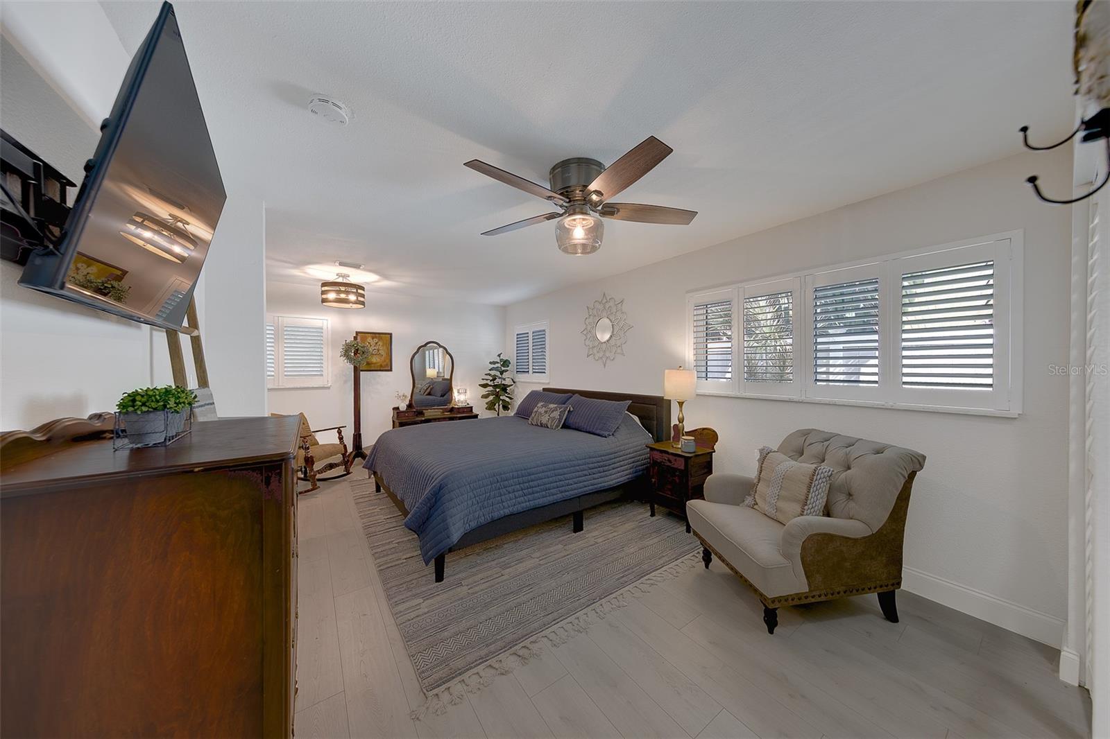 Guest bedroom