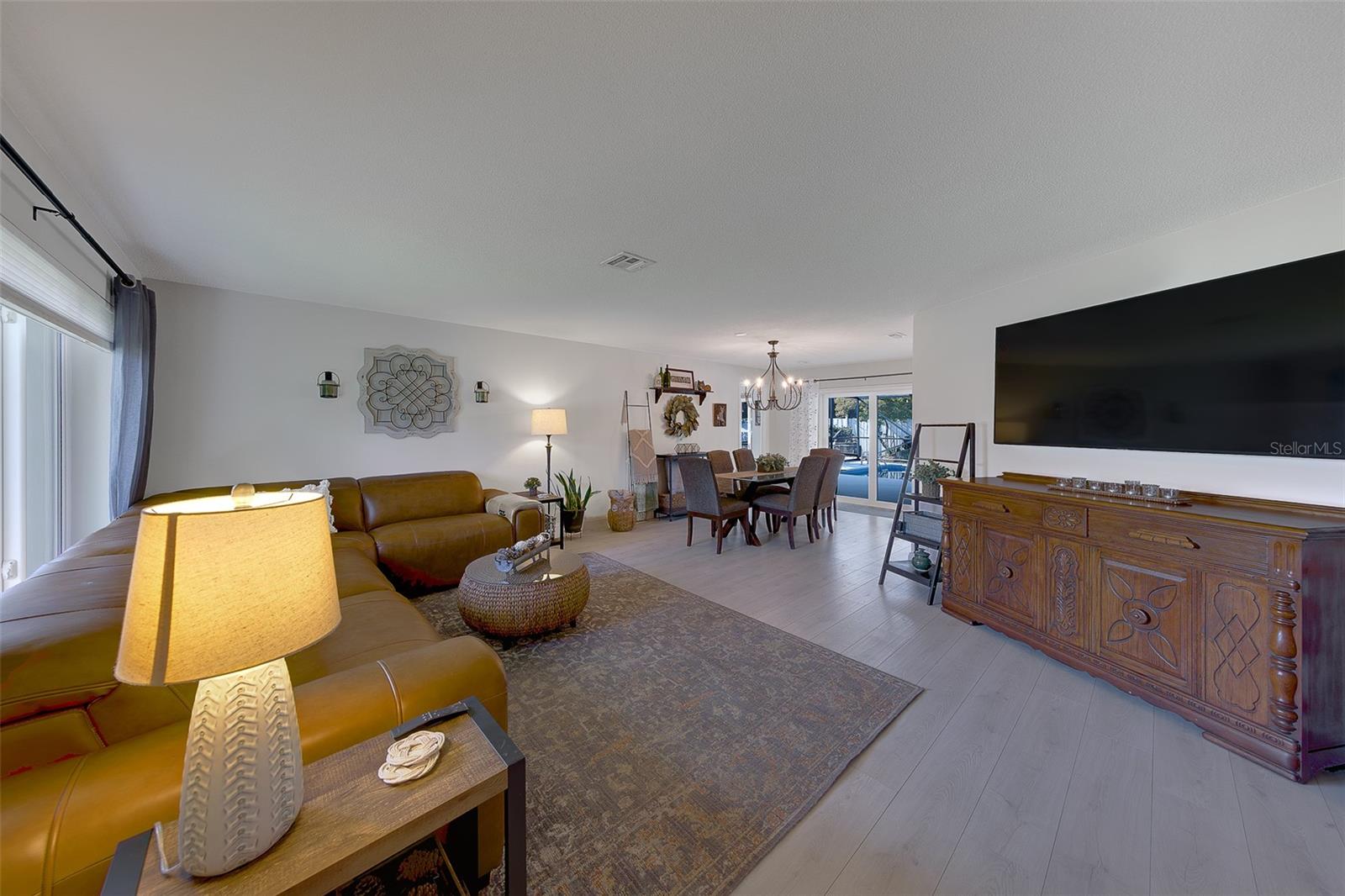 Living/ Dining room combo