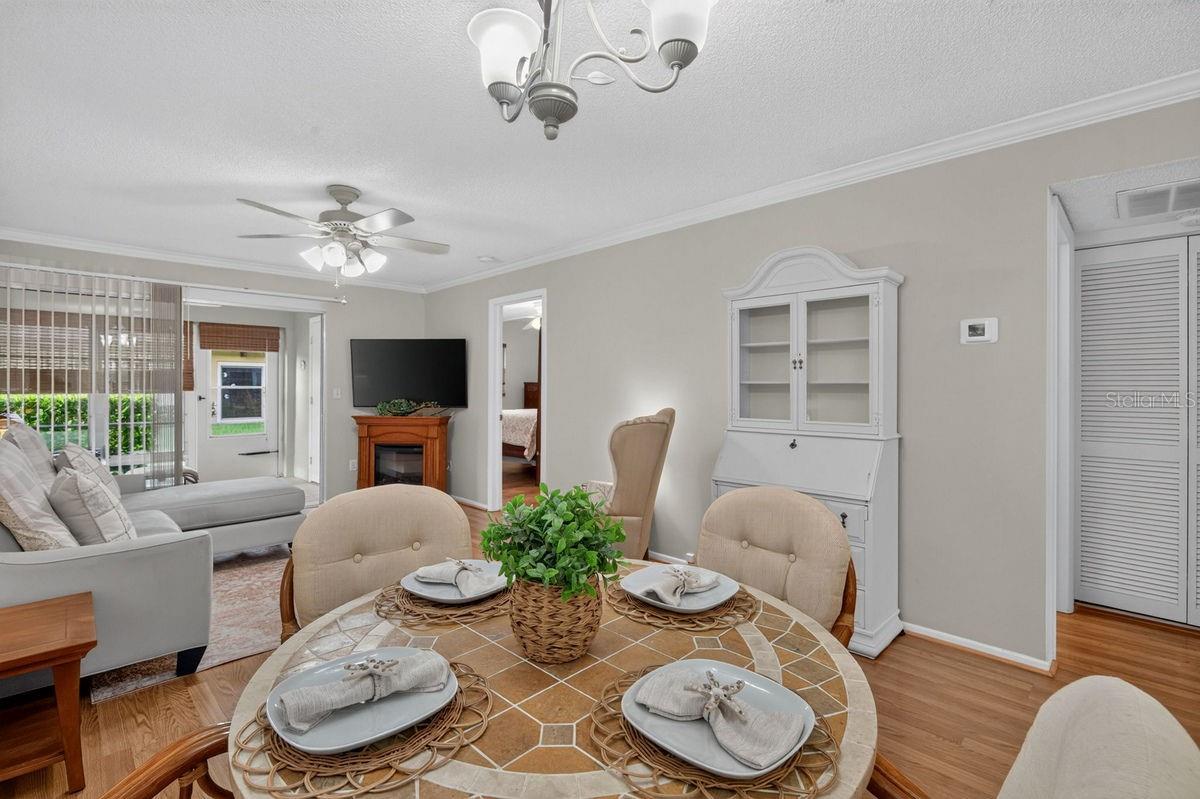 Dining / Living