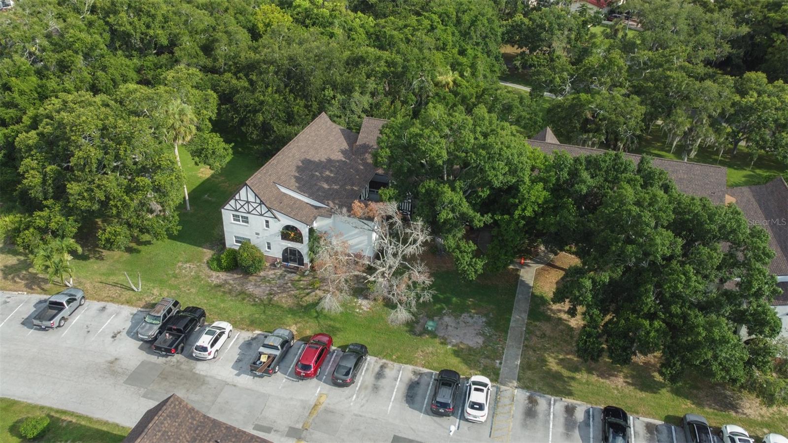 TB8525192