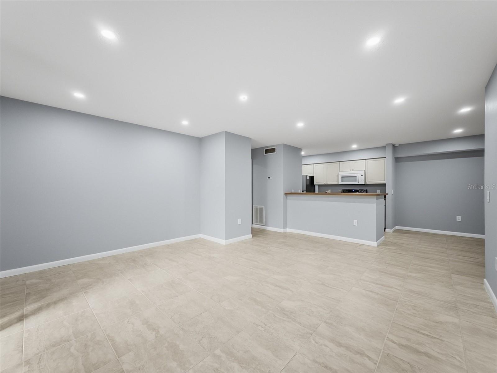 Family Room - 9481 Highland Oak Drive #1502, Tampa, FL 33647