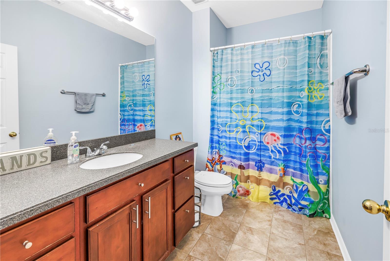 Full Bathroom With Tub/Shower Combination