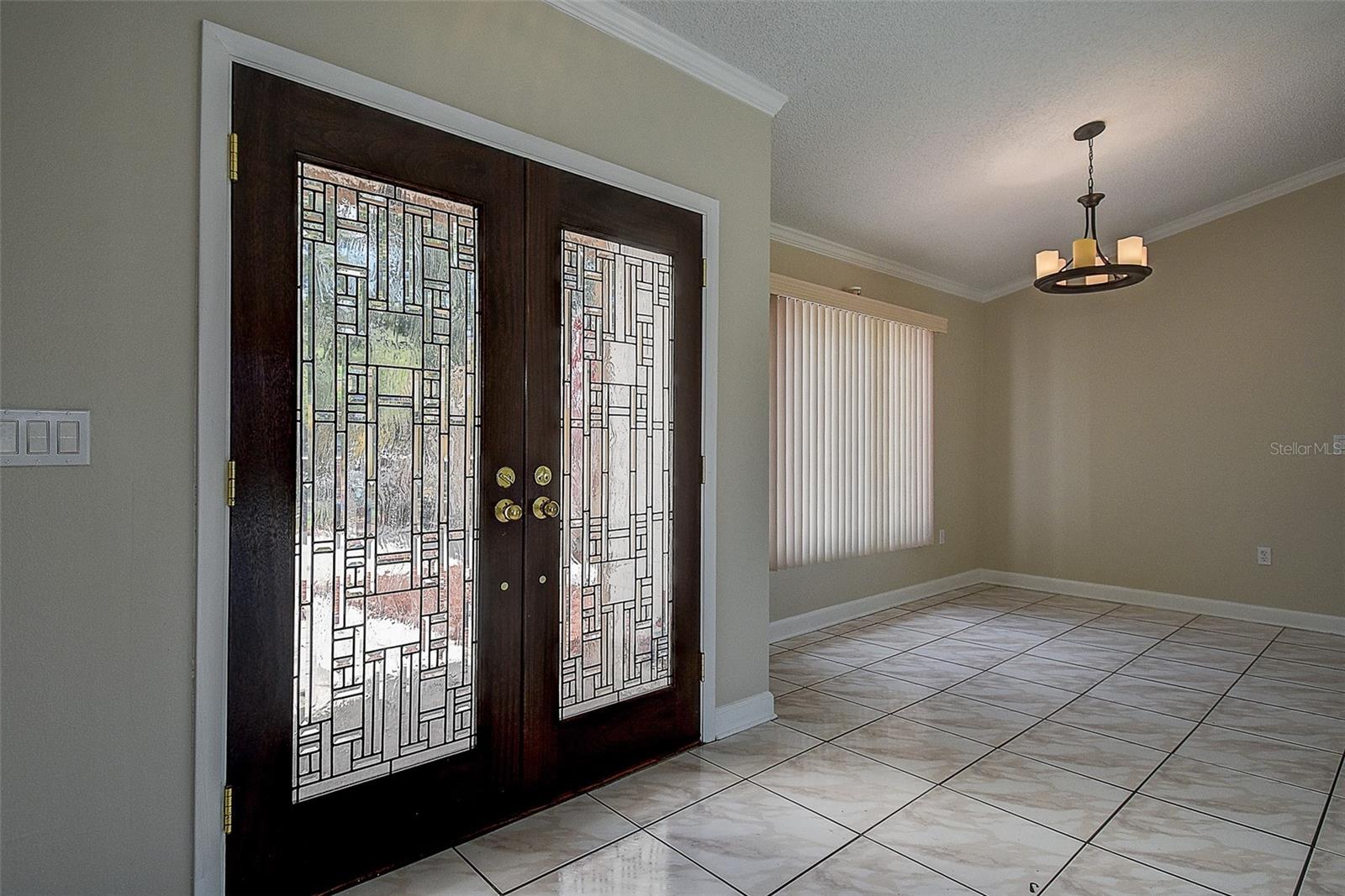 TB8525279
