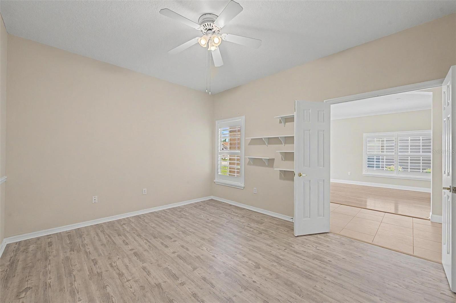 bedroom/office