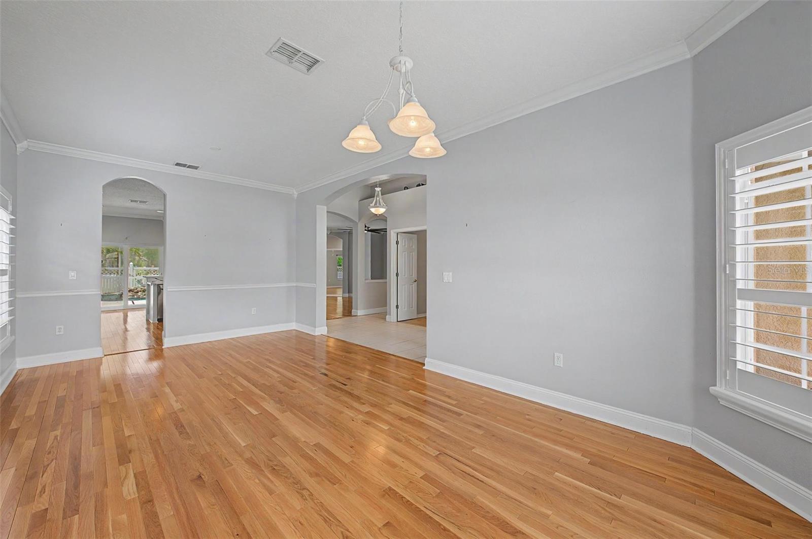 living room/dining room