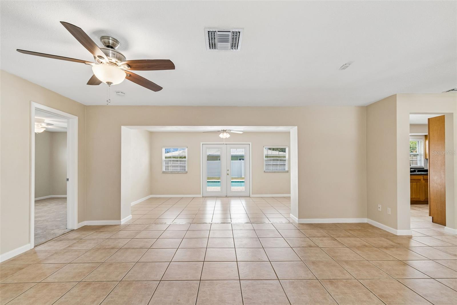 Living Room/Dining Room