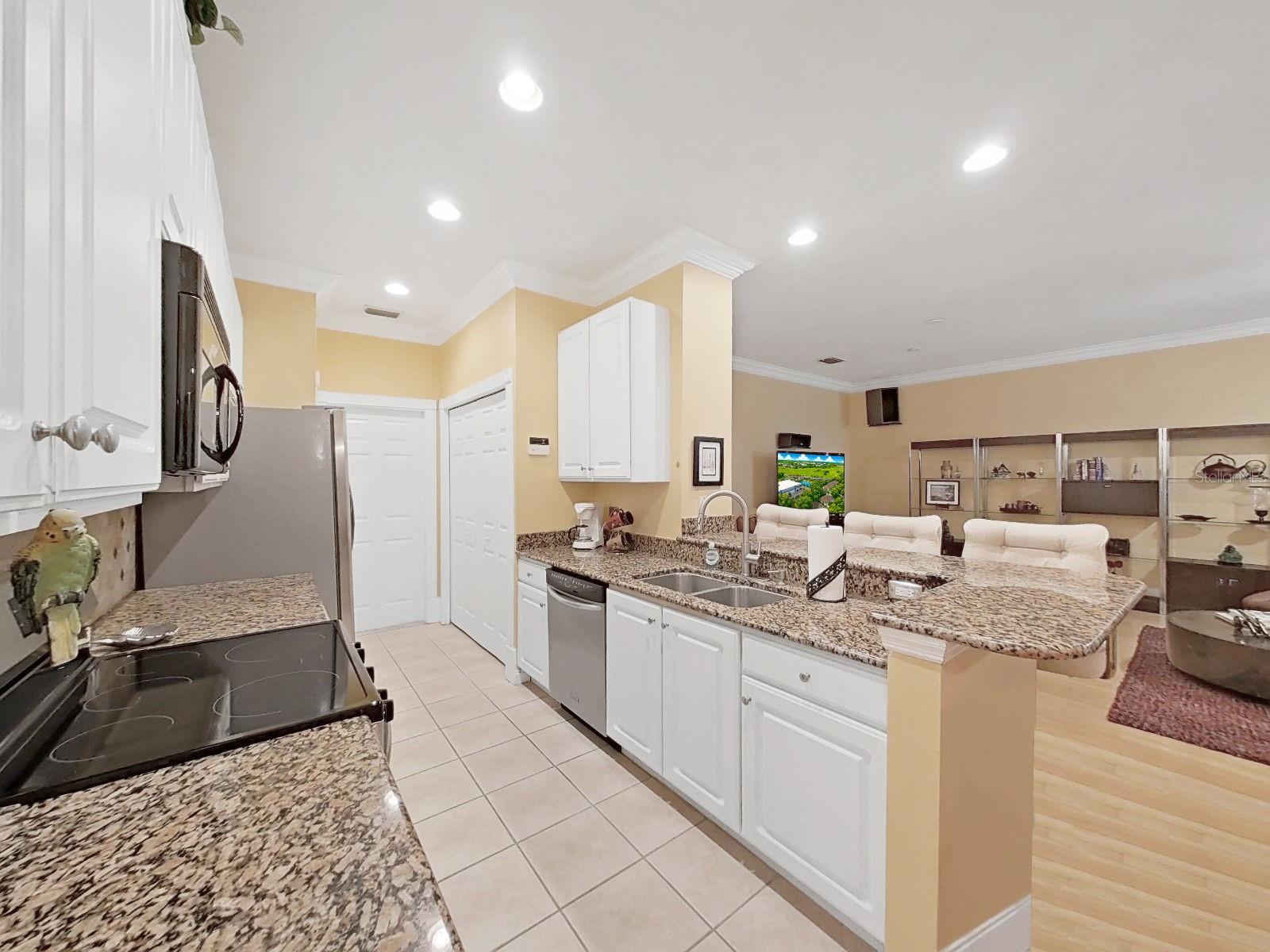 Kitchen and Counter Seating