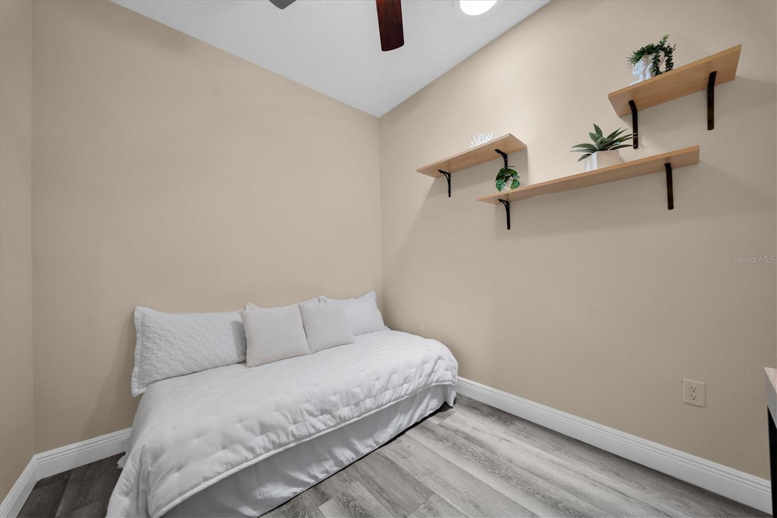 Flex Room- Office/Den/BR