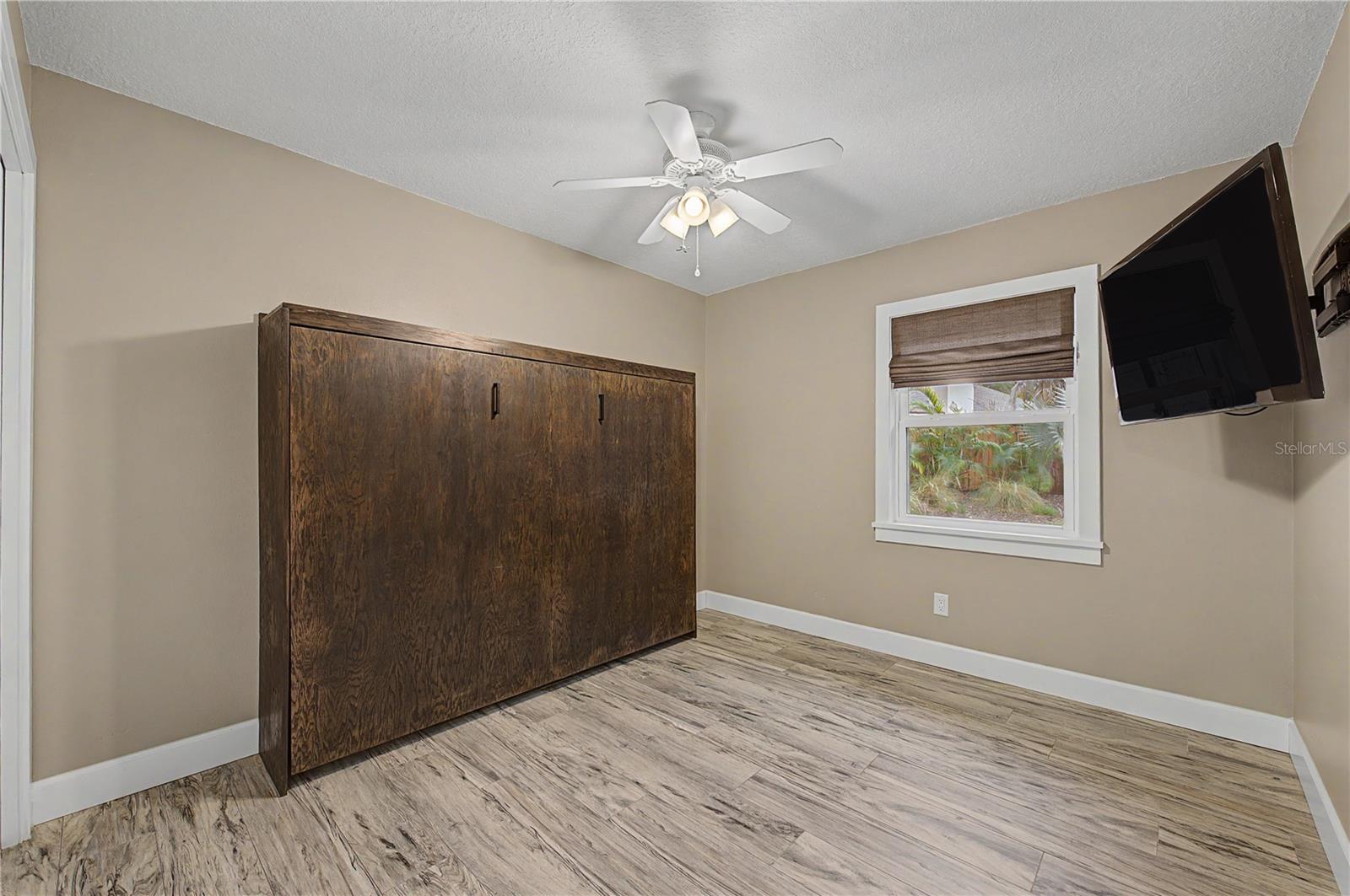 Bedroom 4 Murphy bed
