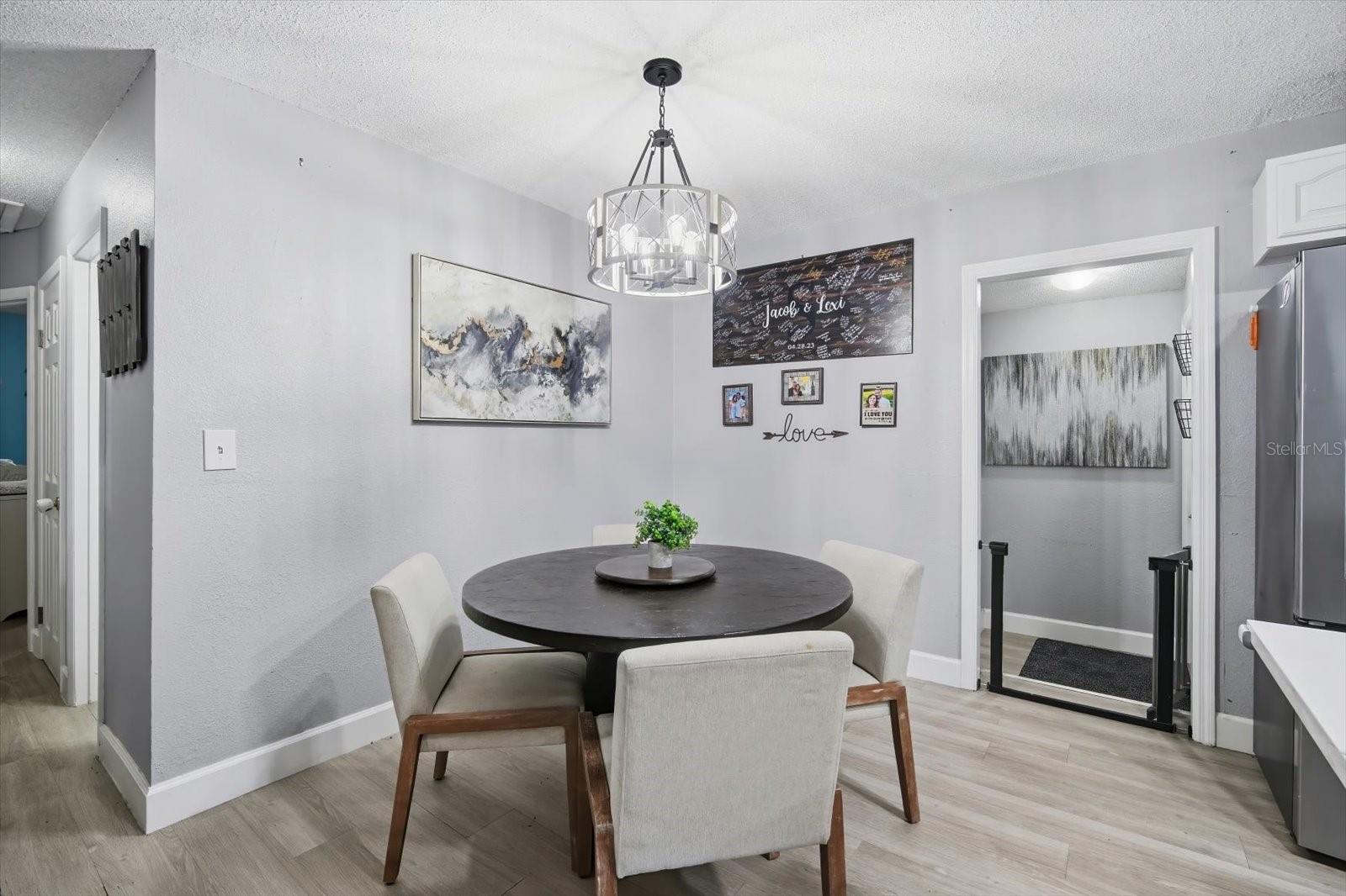 Dining room/kitchen nook
