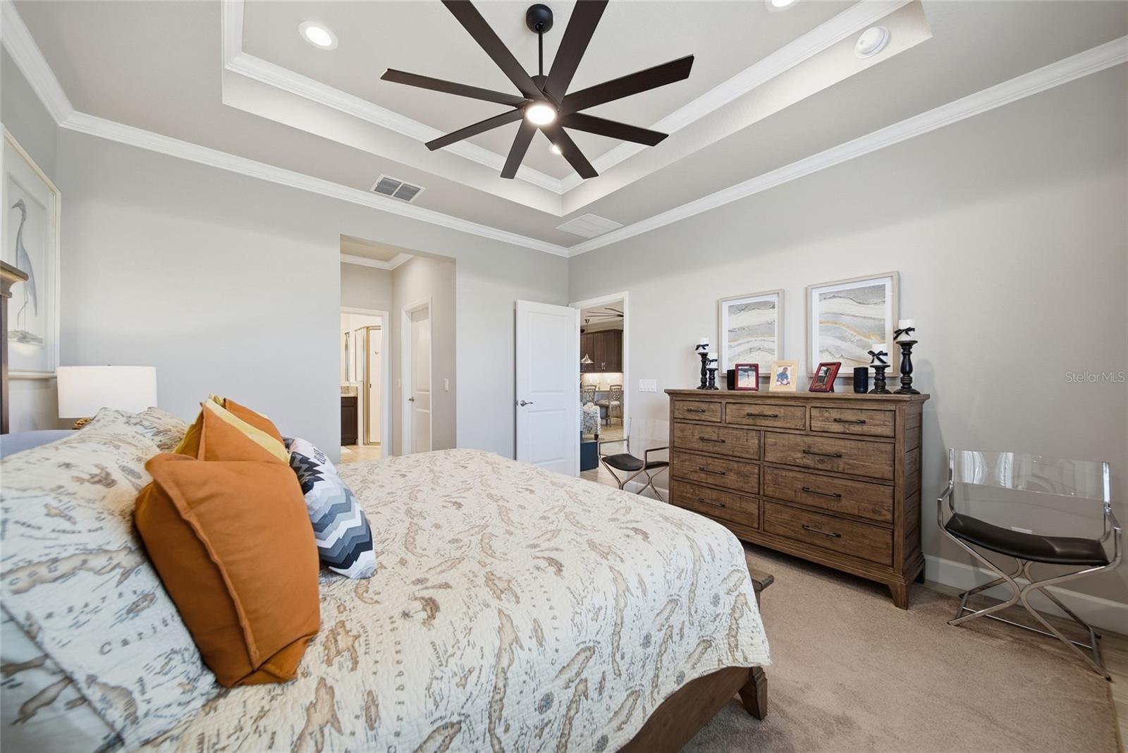 TB8525496