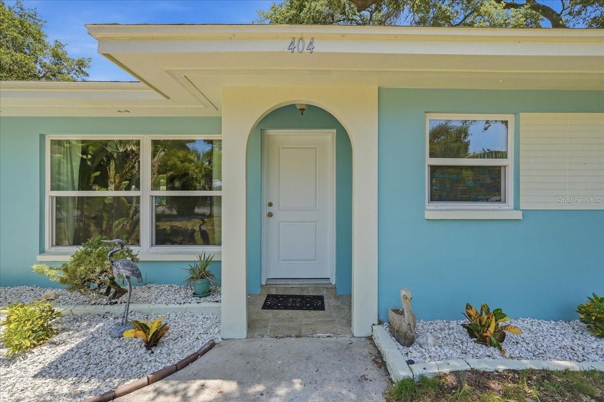 Adorable Front Entrance, Freshly painted inside and out!