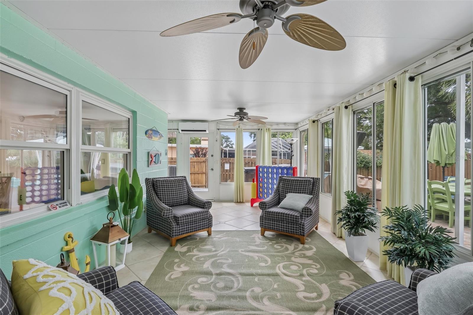 TB8525599