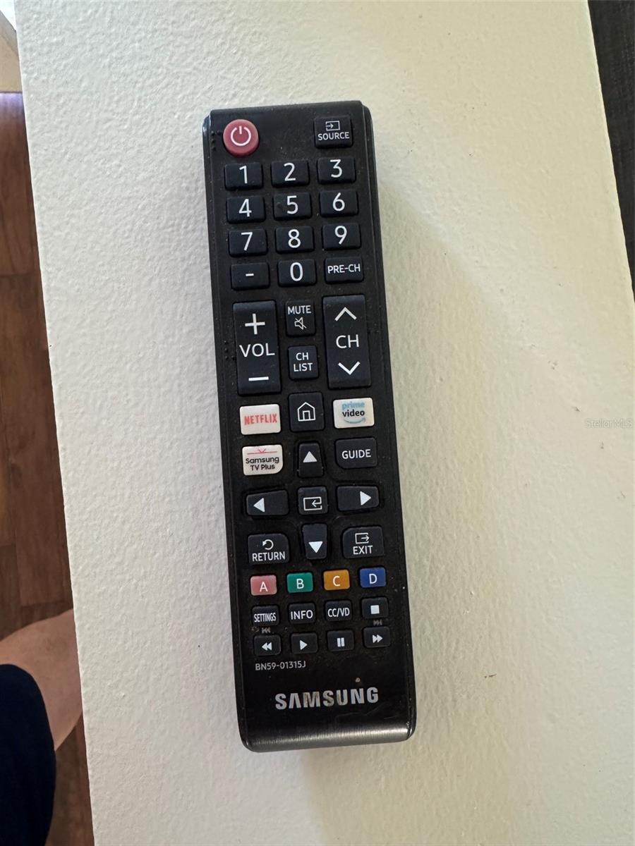 Samsung smart tv connects wirelessly