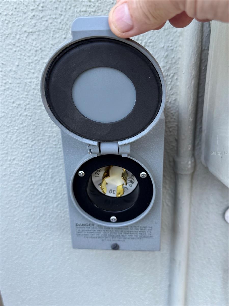 Generator plug