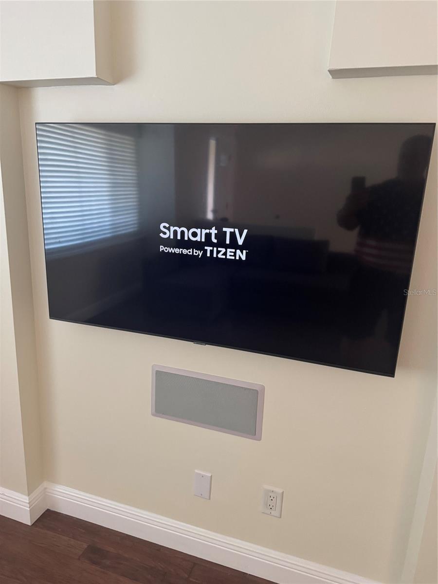 Samsung Smart TV conveys