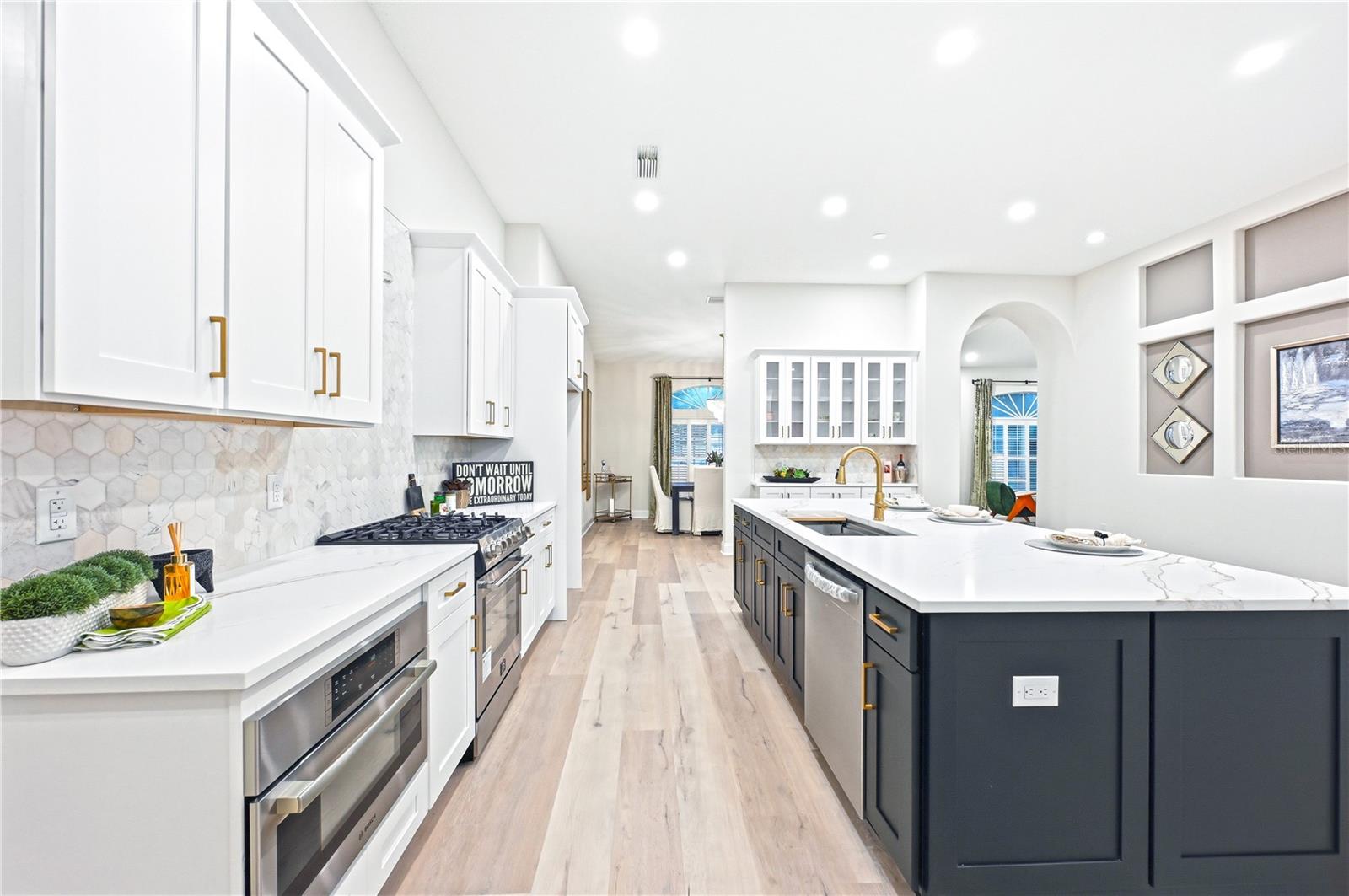 WOW KITCHEN! HUGE