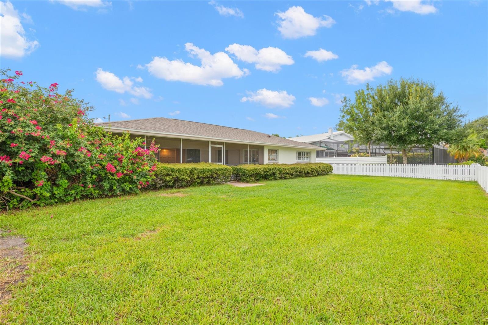 Fully fenced backyard, plenty of room for pool