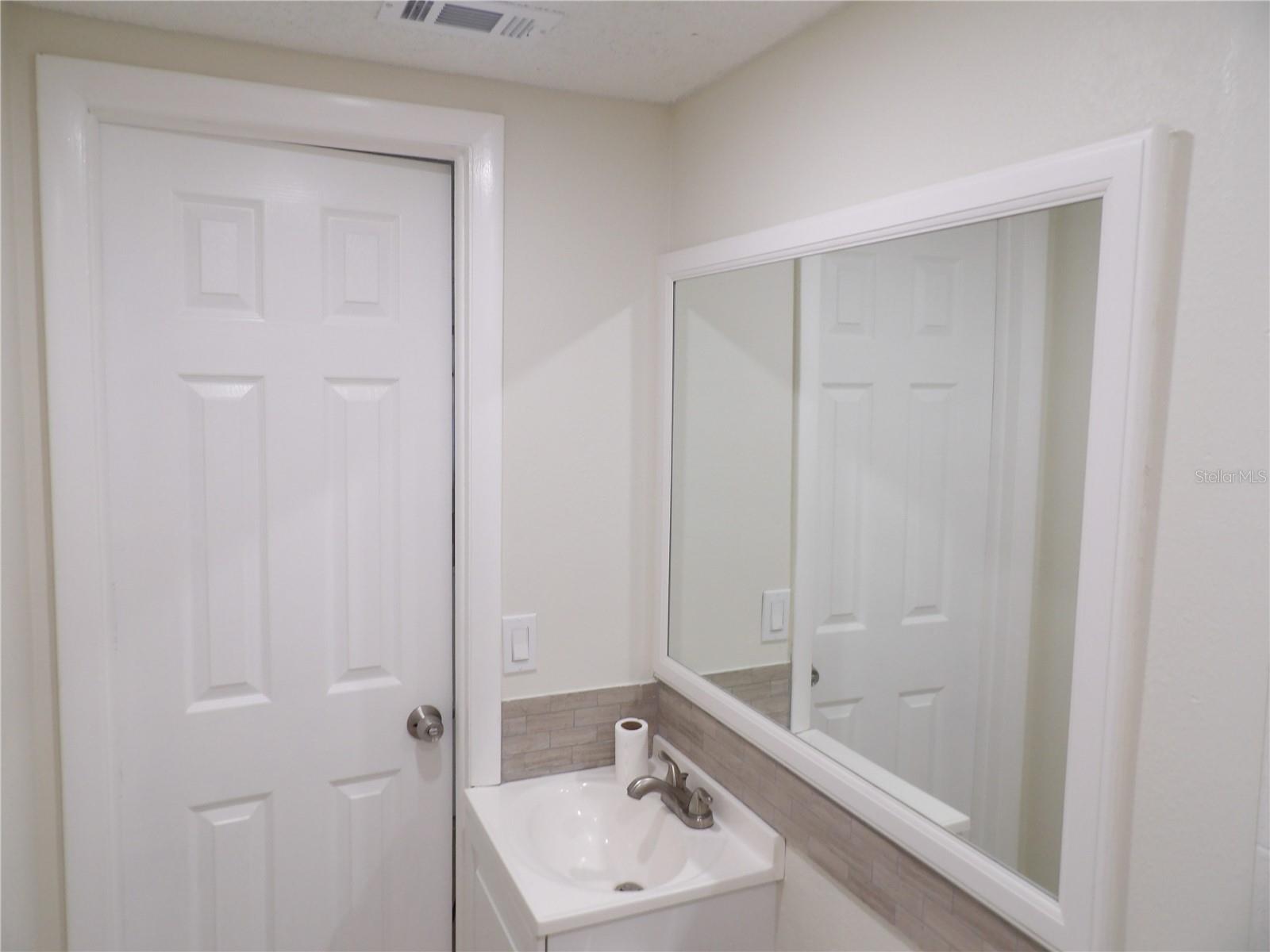 2nd Bathroom