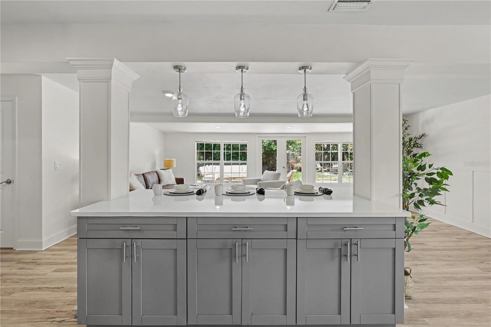 Kitchen Island/Bar