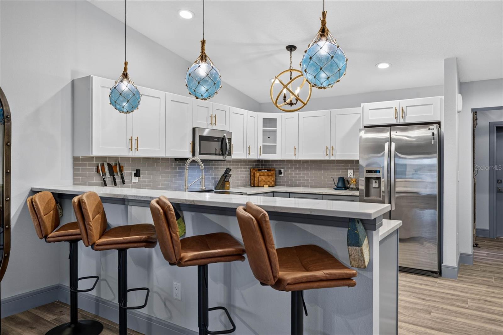 Kitchen, large eat in kitchen,