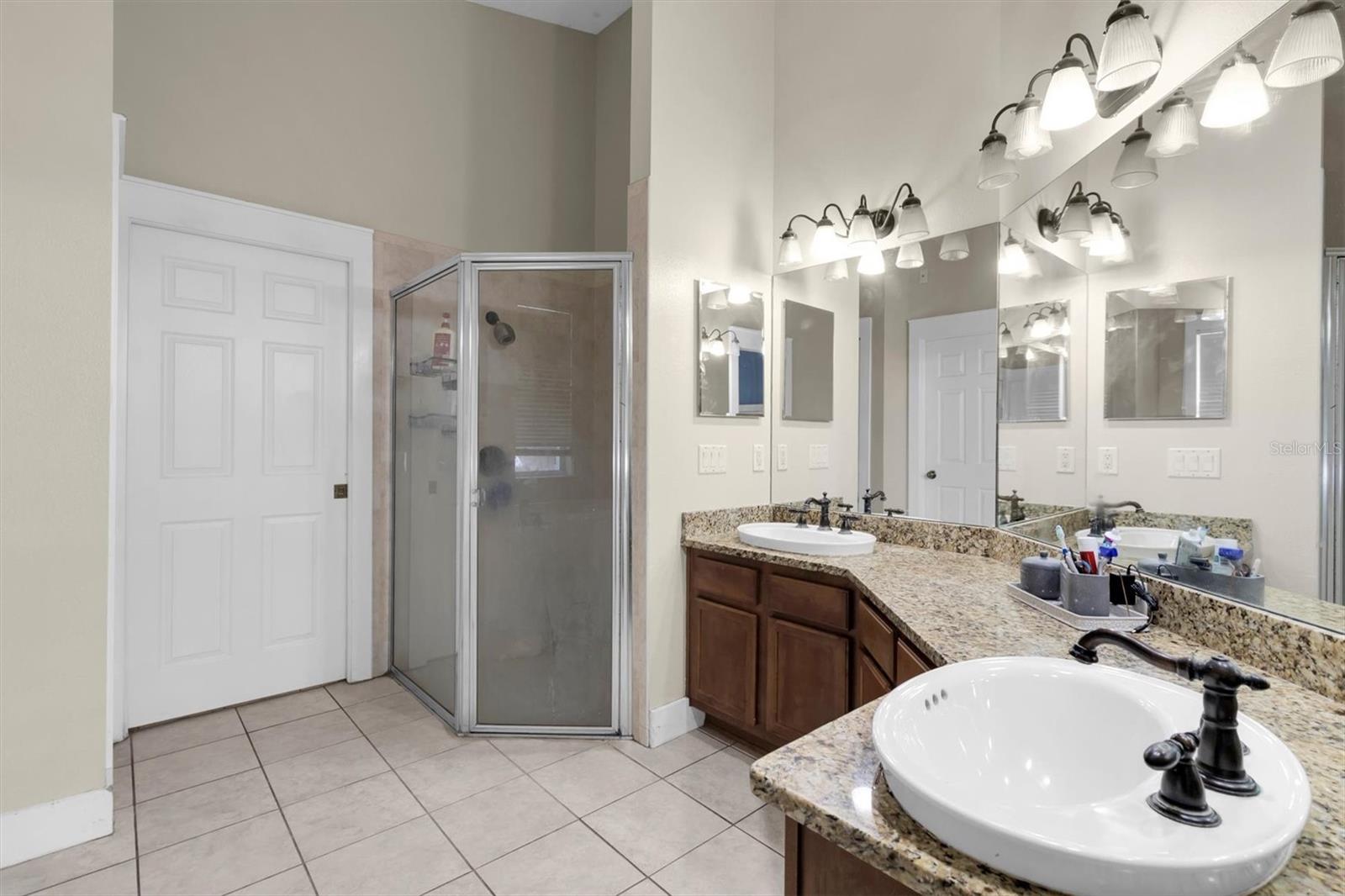 owners en-suite with large walk in closet