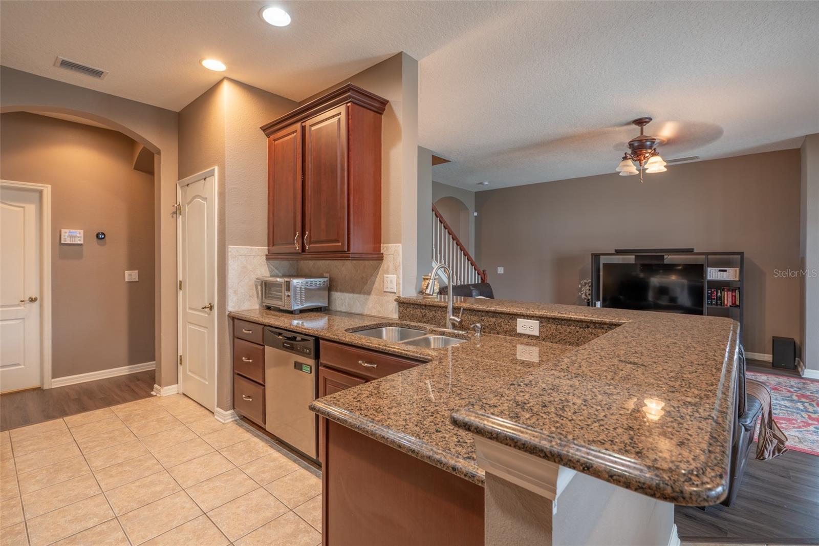 BREAKFAST BAR