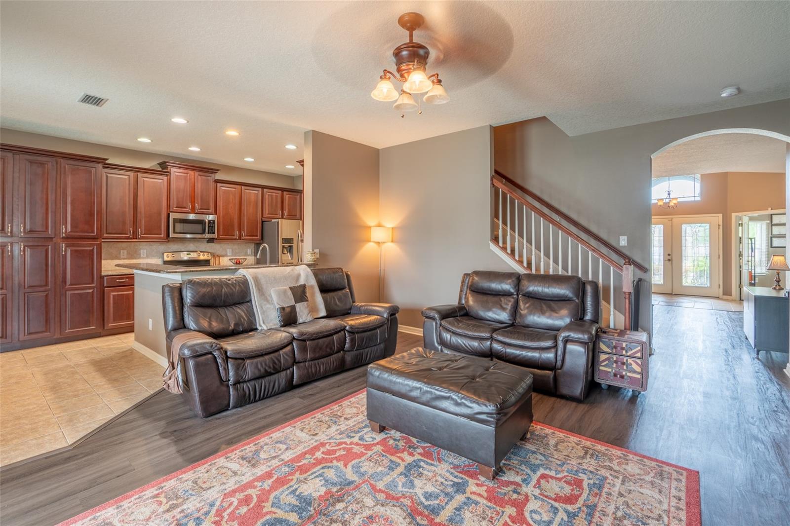NICE OPEN FLOOR PLAN