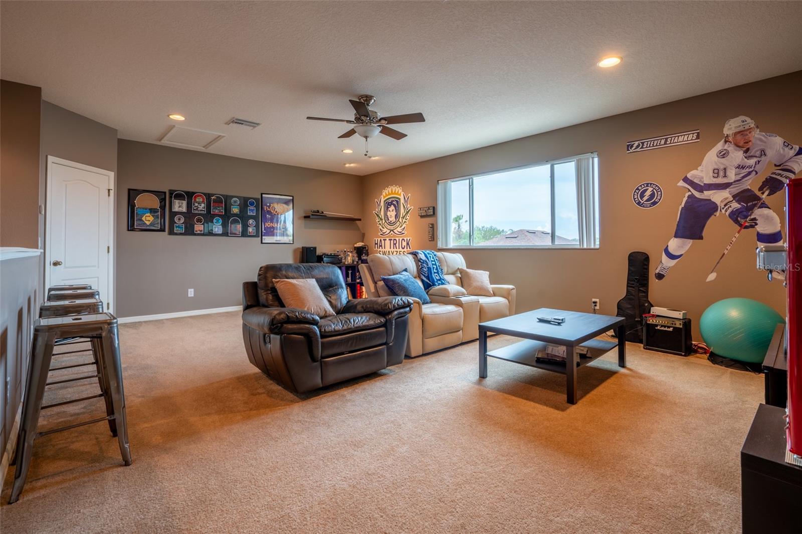 BONUS ROOM ON 2ND FLOOR