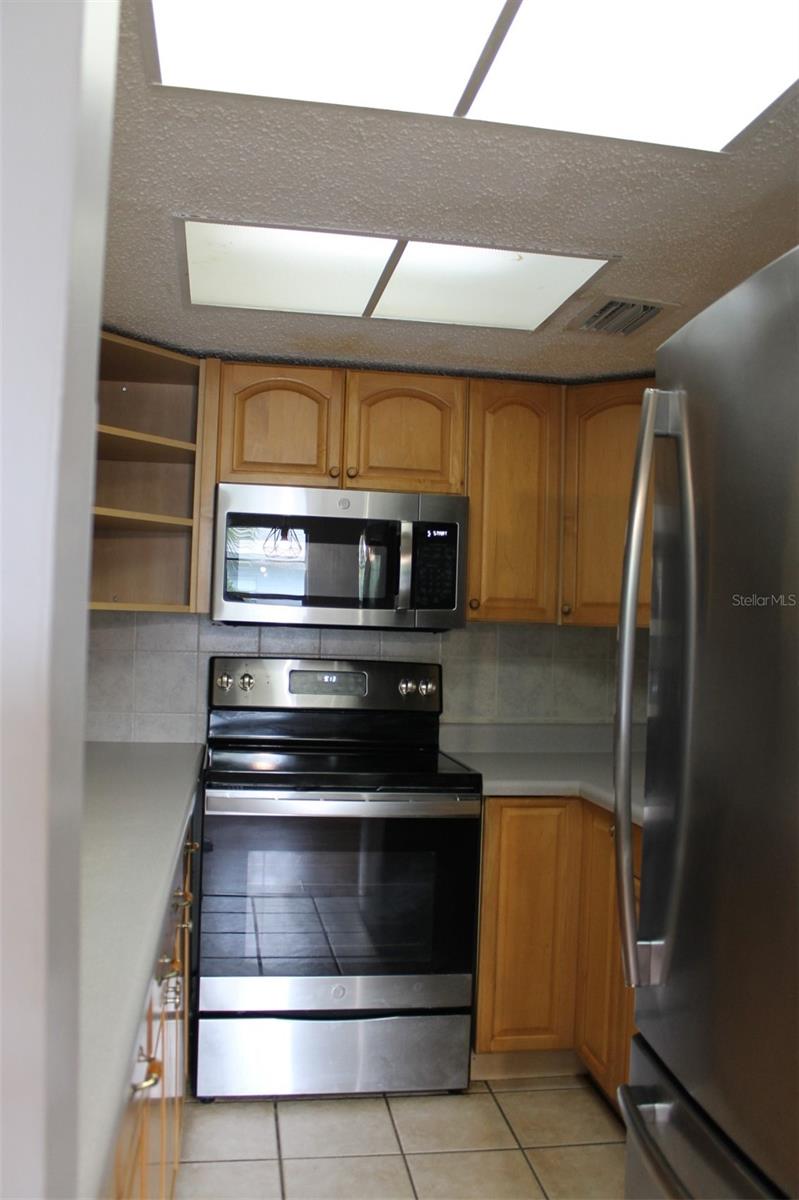 Kitchen - newer appliances