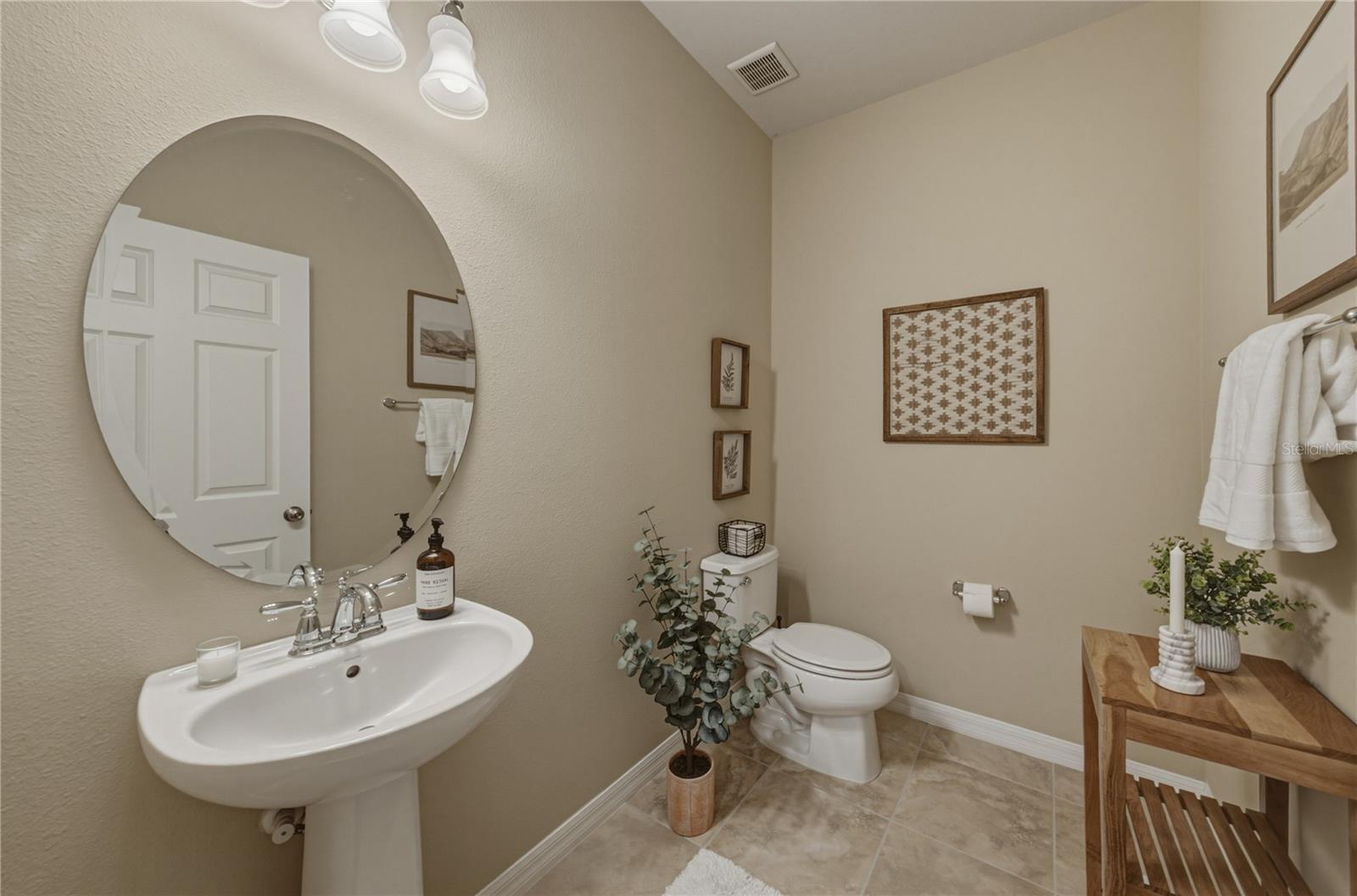 Spacious 1/2 Bath downstairs