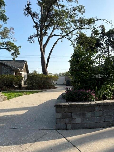 driveway entry