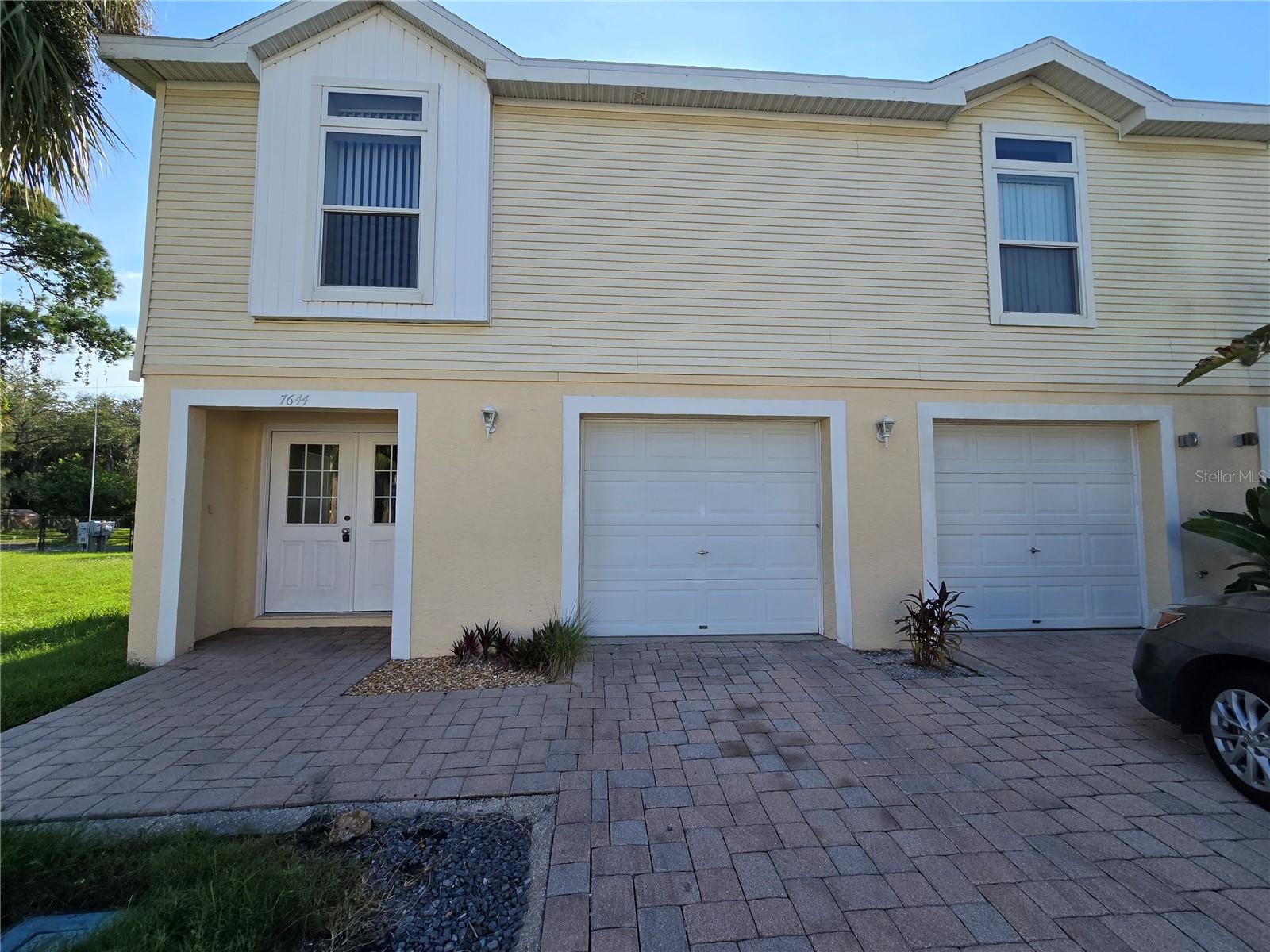 3 bedroom, 2 bath, 4-car garage