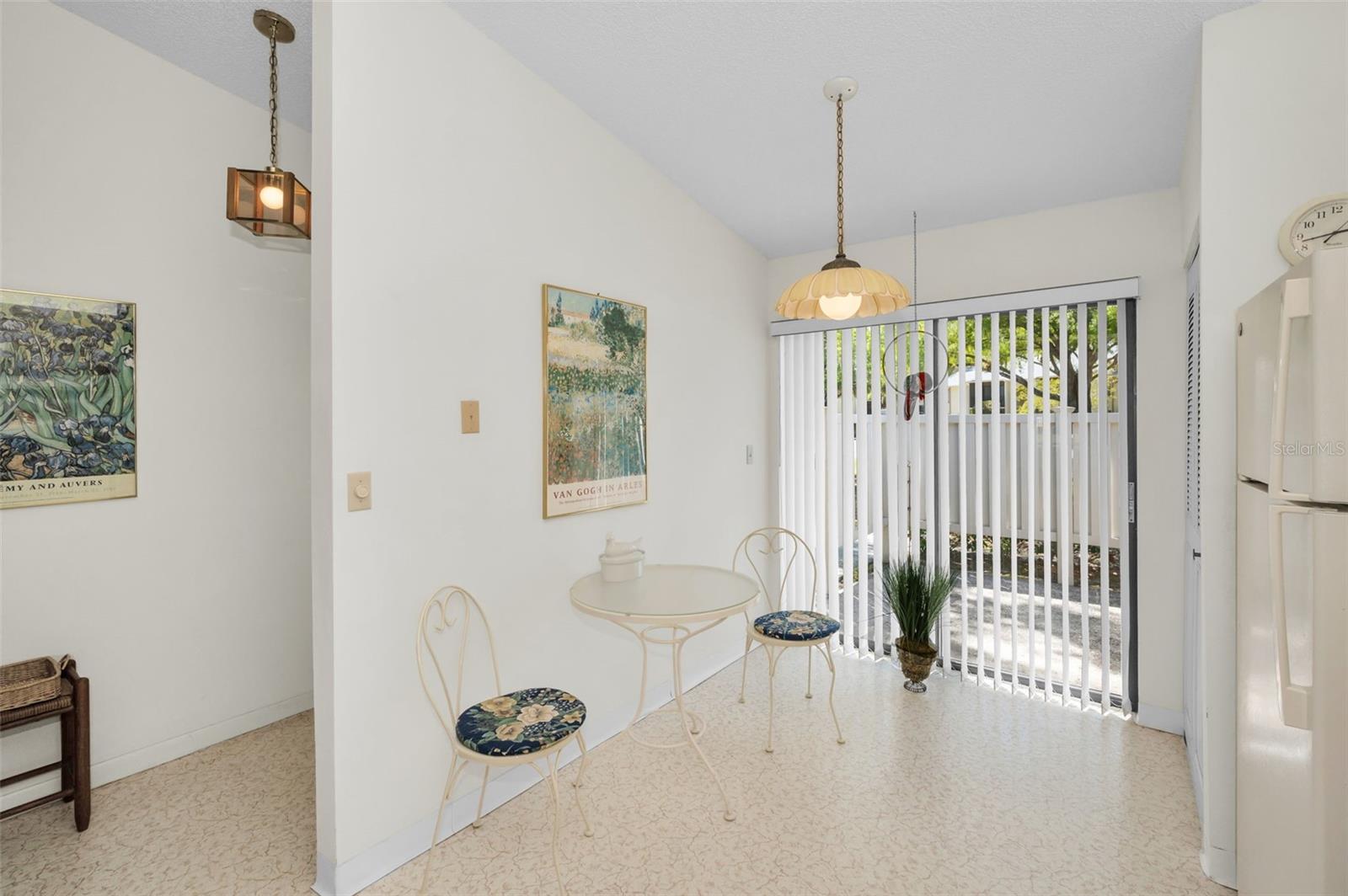 Eating Space In Kitchen