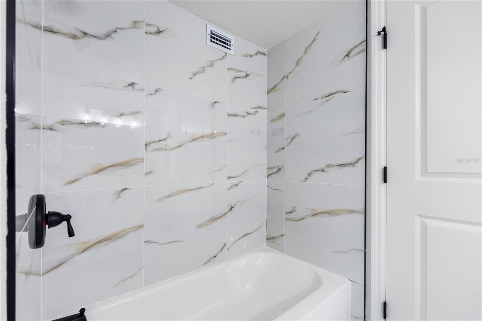 Primary Tub/Shower combo